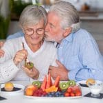 Alimentația Potrivită pentru Persoanele În Vârstă: Alegerea Nutrientelor Pentru Sănătate și Energie